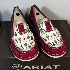 ARIAT Cruiser ~ Cranberry Suede / Vintage Cowgirl ~7.5
